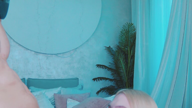 DenLina's Streamate show and profile