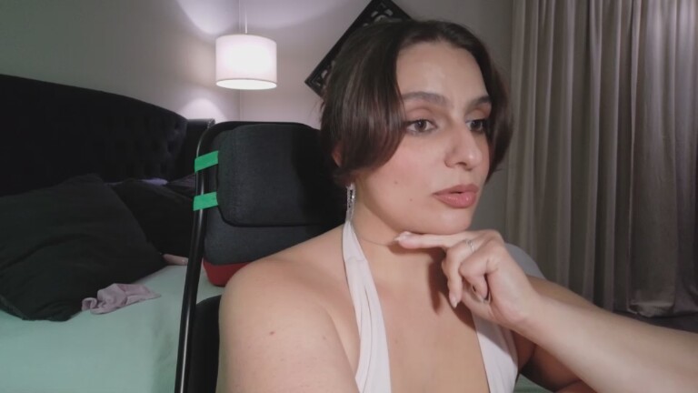 LuciaKing's Streamate show and profile